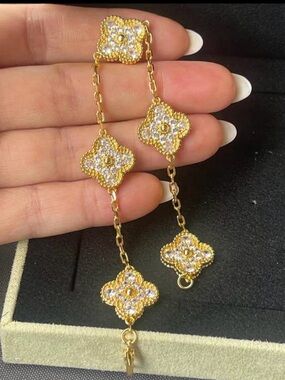 Pretty Clover Bracelet new